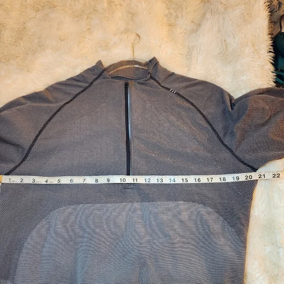 Lululemon Metal Vent Tech Half Zip Grey Light Weight Long Sleeve Top Large - Picture 5 of 15